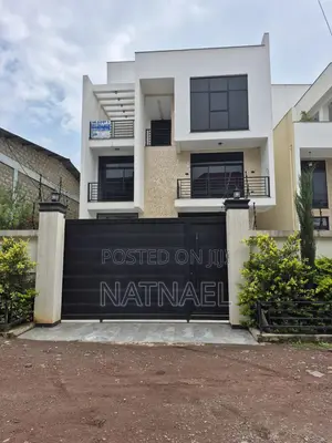 8bdrm House in Bole for sale