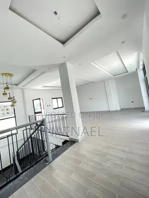 8bdrm House in Bole for sale