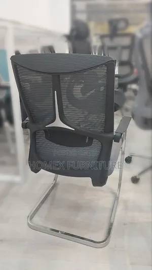 Office Guest Chair – Breathable Mesh Design