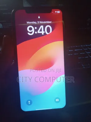 Photo - Apple iPhone 11 64 GB Red