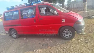 Toyota HiAce 2006 Red