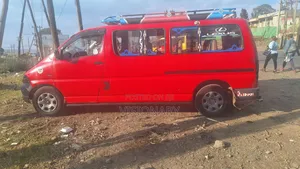 Toyota HiAce 2006 Red