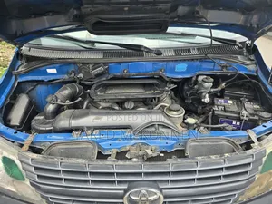 Toyota Grand HiAce 2009 Blue