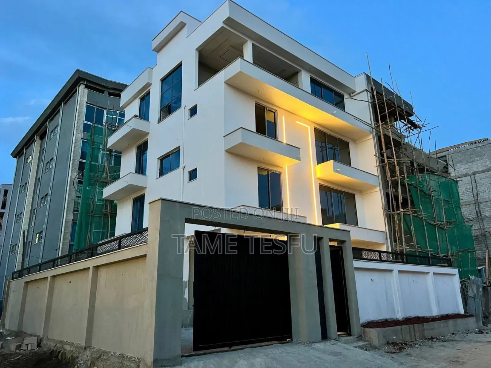 Furnished 9bdrm House in Cmc, Bole for sale