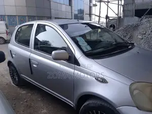 Toyota Vitz 1.0 FWD 3dr 2001 Silver