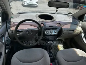 Toyota Platz 2005 White