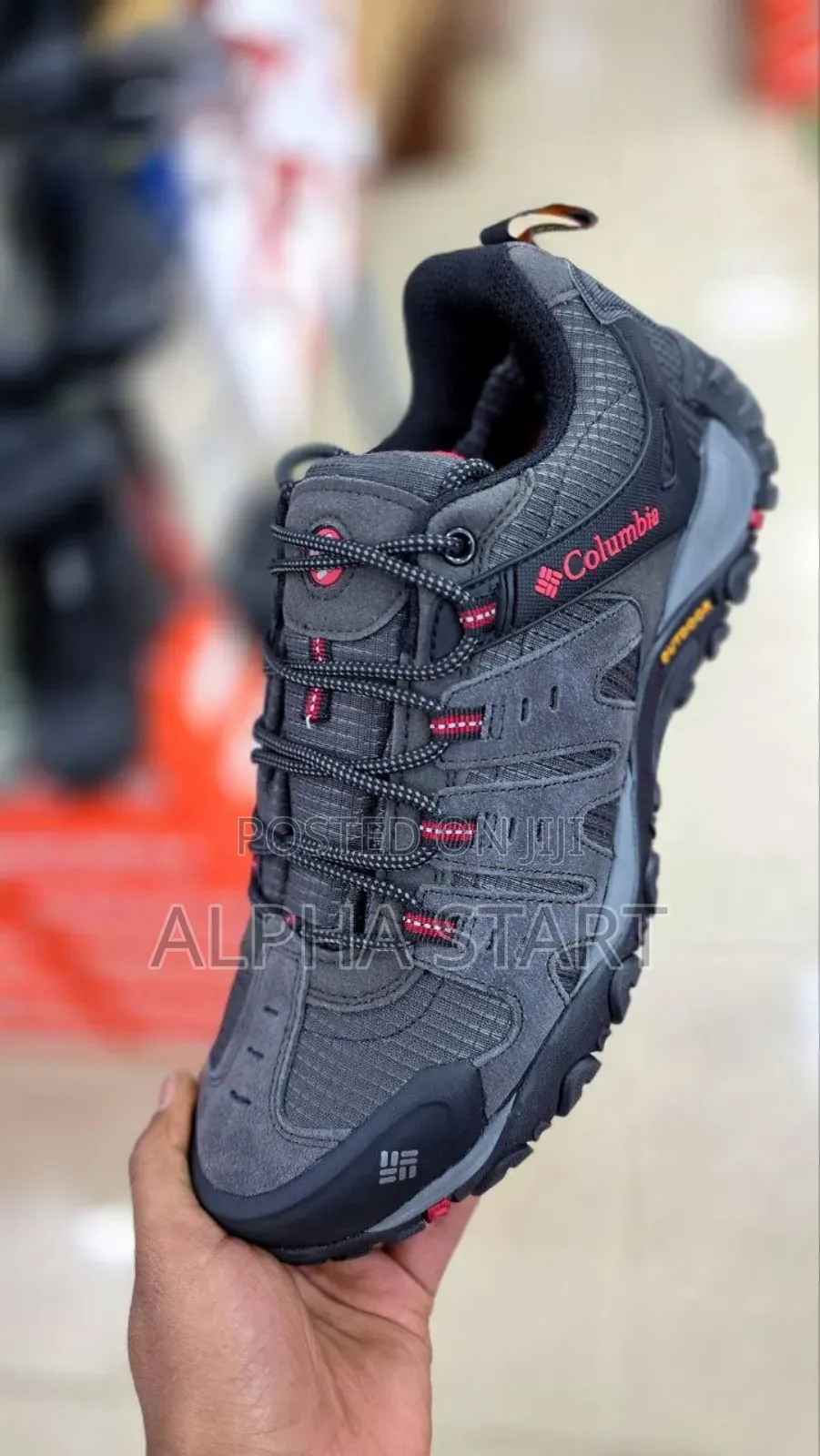  Columbia Hiking Sneakers 
 Made in Vietnam