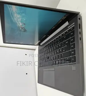 New Laptop HP ZBook Firefly G8 16GB Intel Core I7 SSD 1T