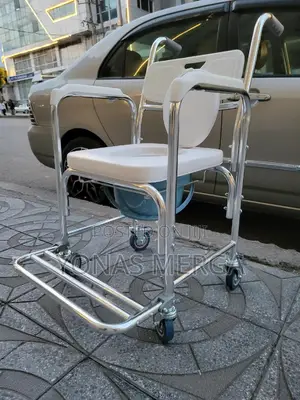 Photo - Commode Chair篎食toilet Can Confidently Holds Up to 150kg马曲toilet Chair