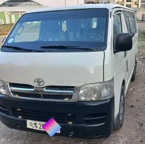 Toyota HiAce 2010 White