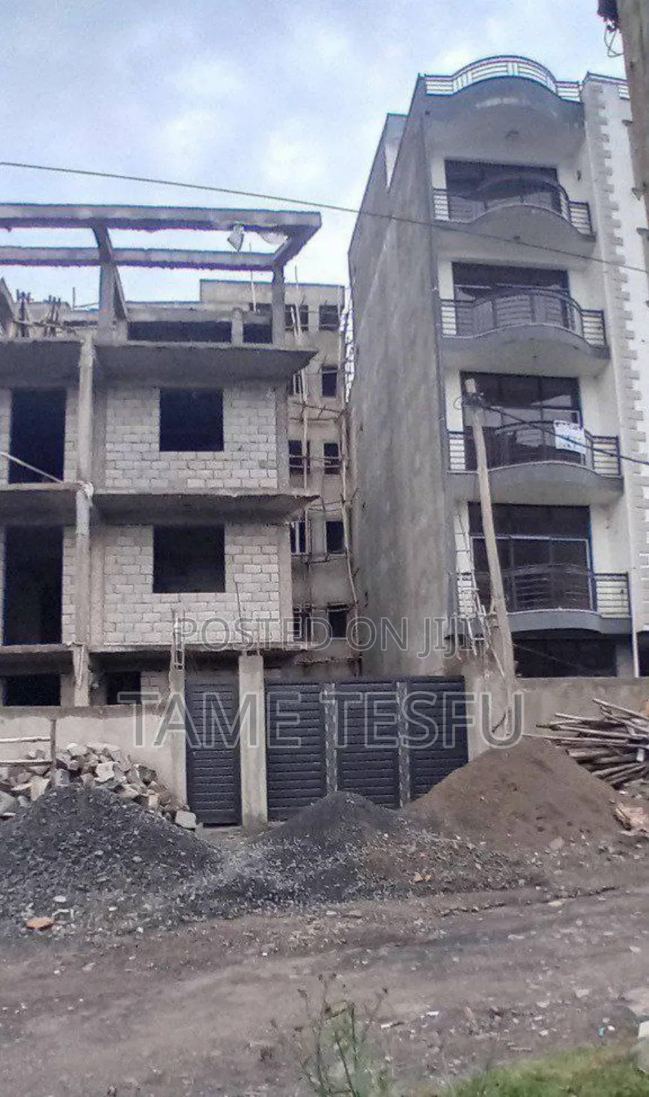 8bdrm House In ሀያት, Bole For Sale