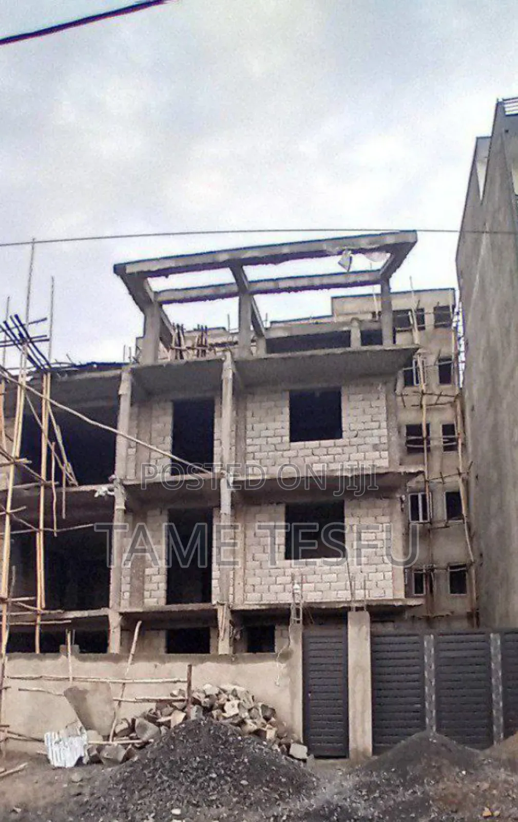 8bdrm House In ሀያት, Bole For Sale