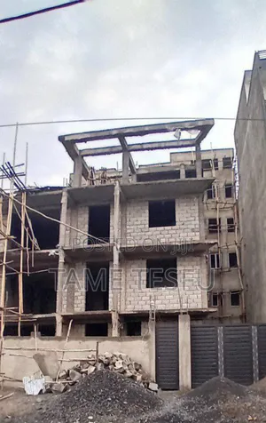 8bdrm House In ሀያት, Bole For Sale