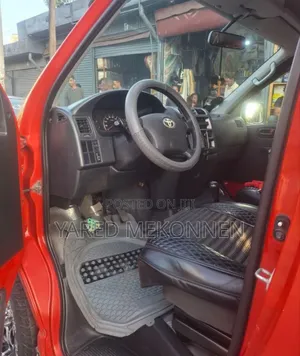 Toyota Grand HiAce 2011 Red