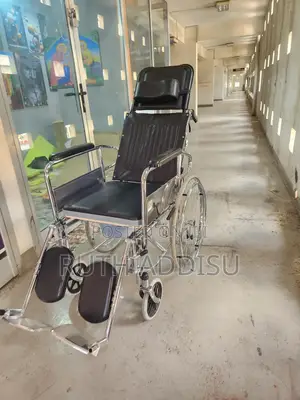 Photo - Wheelchair宛然brand New Shower Commode Wheelchair𡯁你wheelchair Medical