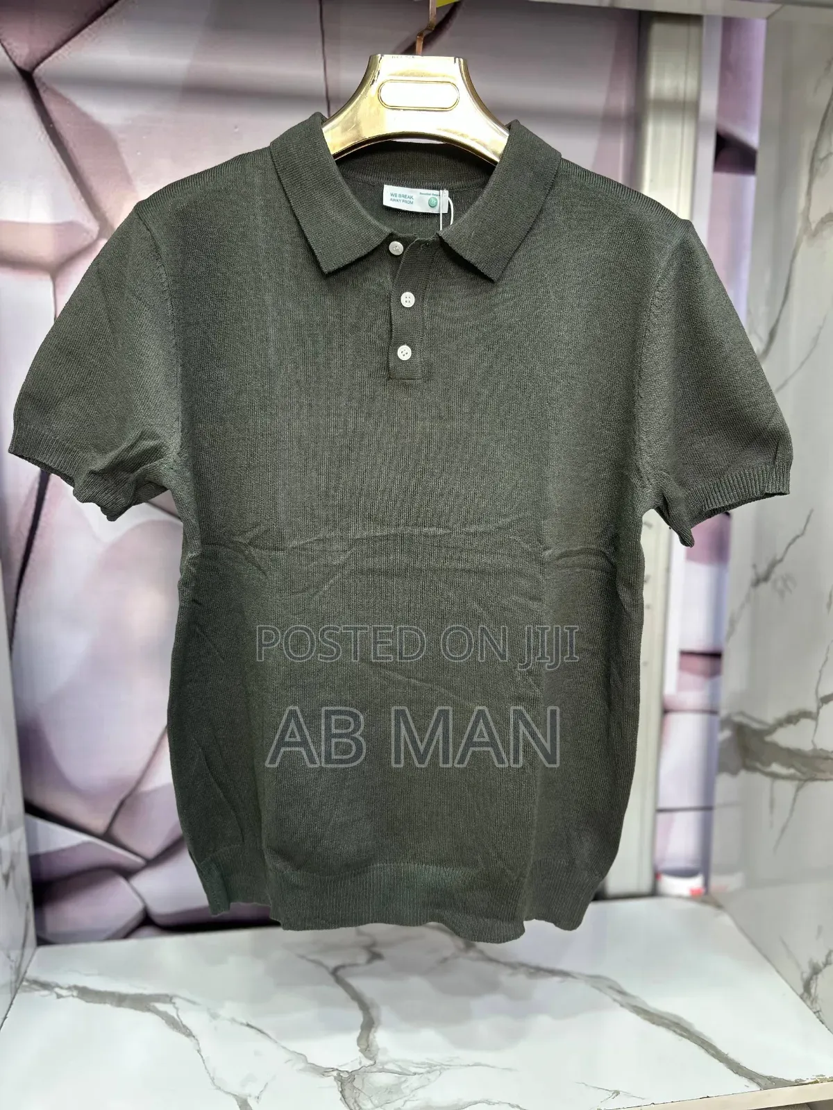 ኮሌታ ክር ቲሸርቶች 