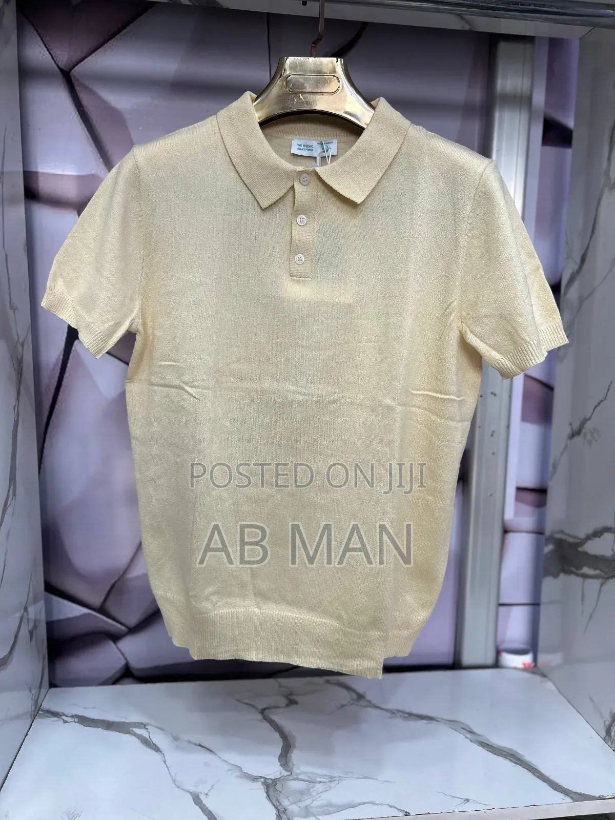 ኮሌታ ክር ቲሸርቶች 