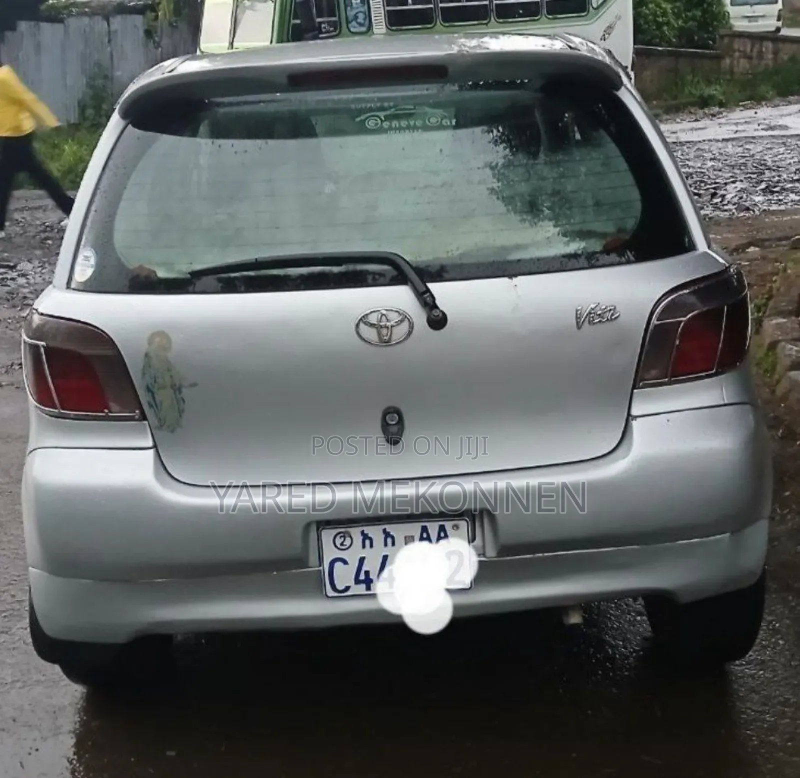 Toyota Vitz 2000 Silver