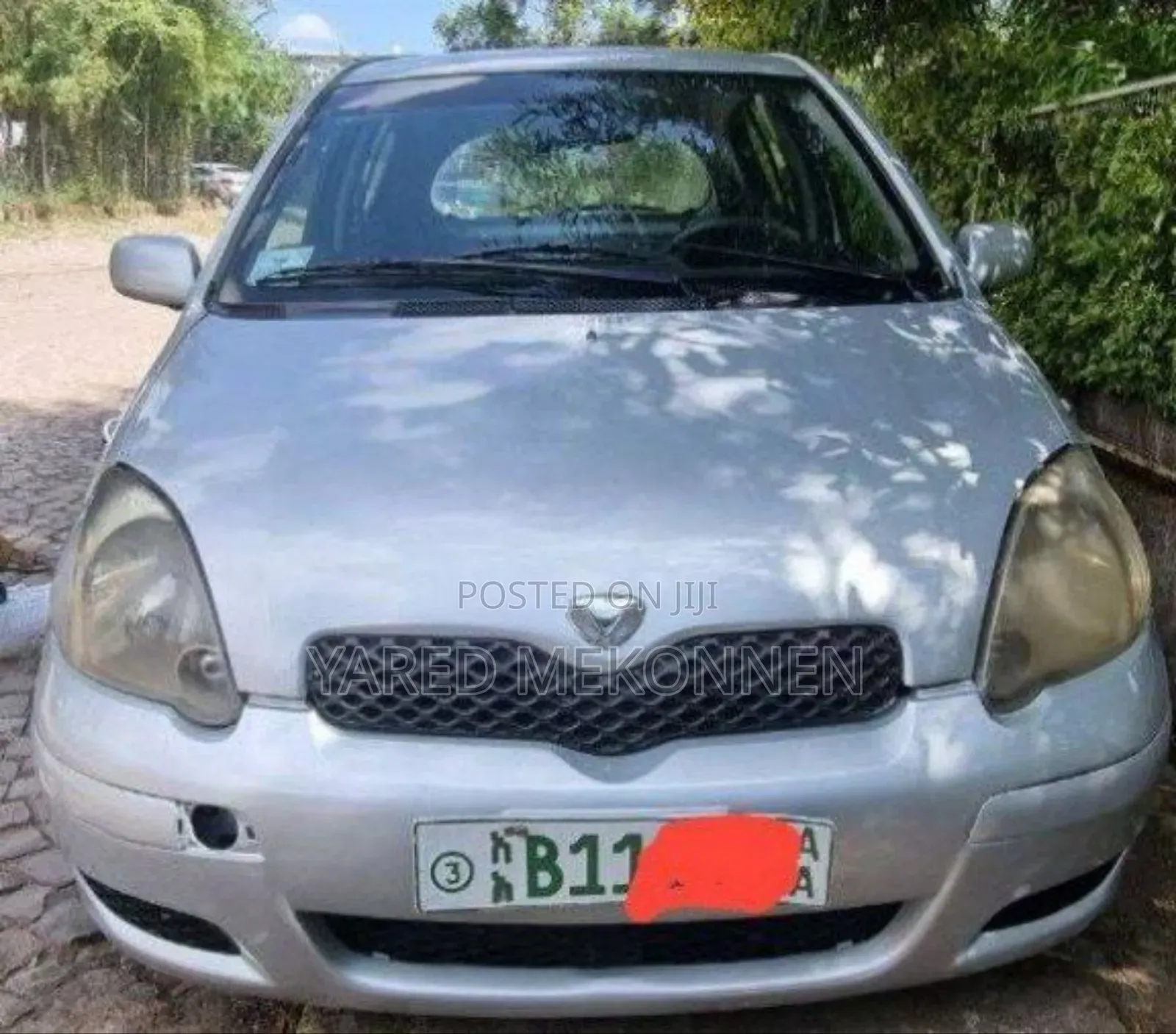 Toyota Vitz 2004 Silver