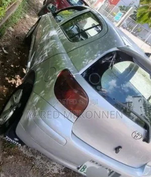 Toyota Vitz 2004 Silver