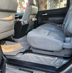 Toyota Tundra 2013 Black