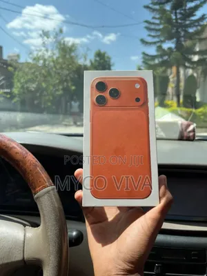 Photo - New Apple iPhone 17 Pro Max 256 GB Orange