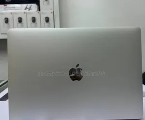 Photo - New Laptop Apple MacBook Pro 2017 8GB Intel Core I5 SSD 256GB