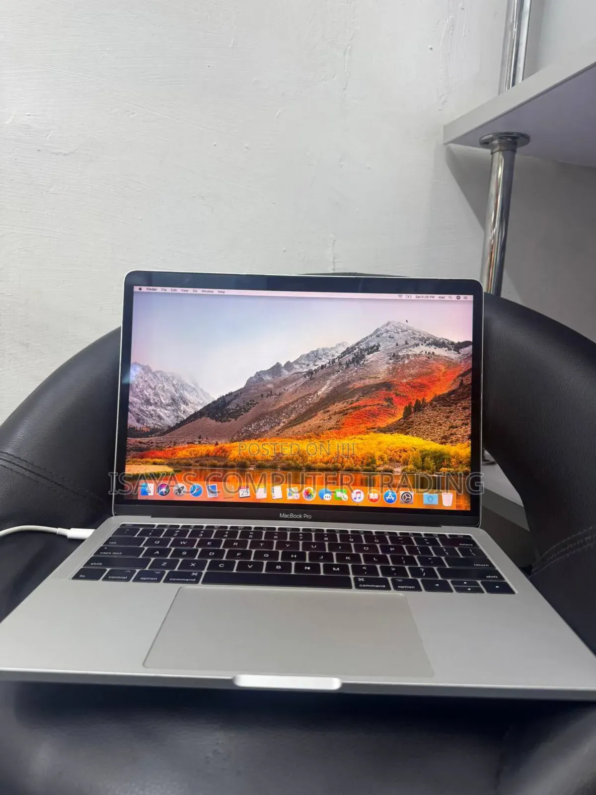 New Laptop Apple MacBook Pro 2017 8GB Intel Core I5 SSD 256GB