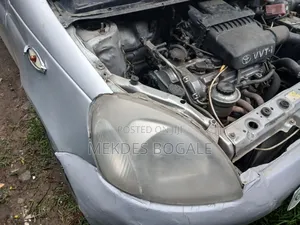Photo - Toyota Vitz 2001 Silver