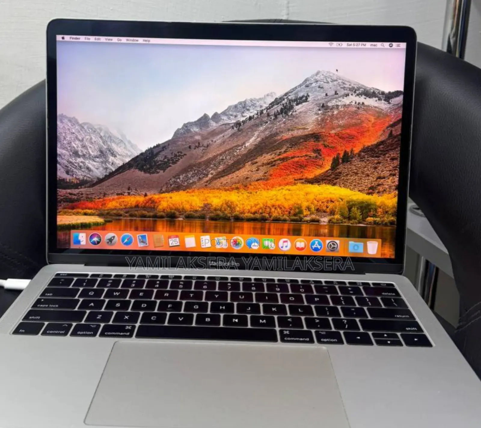 New Laptop Apple MacBook Pro 2017 8GB Intel Core i5 SSD 128GB