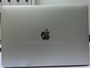 New Laptop Apple MacBook Pro 2017 8GB Intel Core i5 SSD 128GB