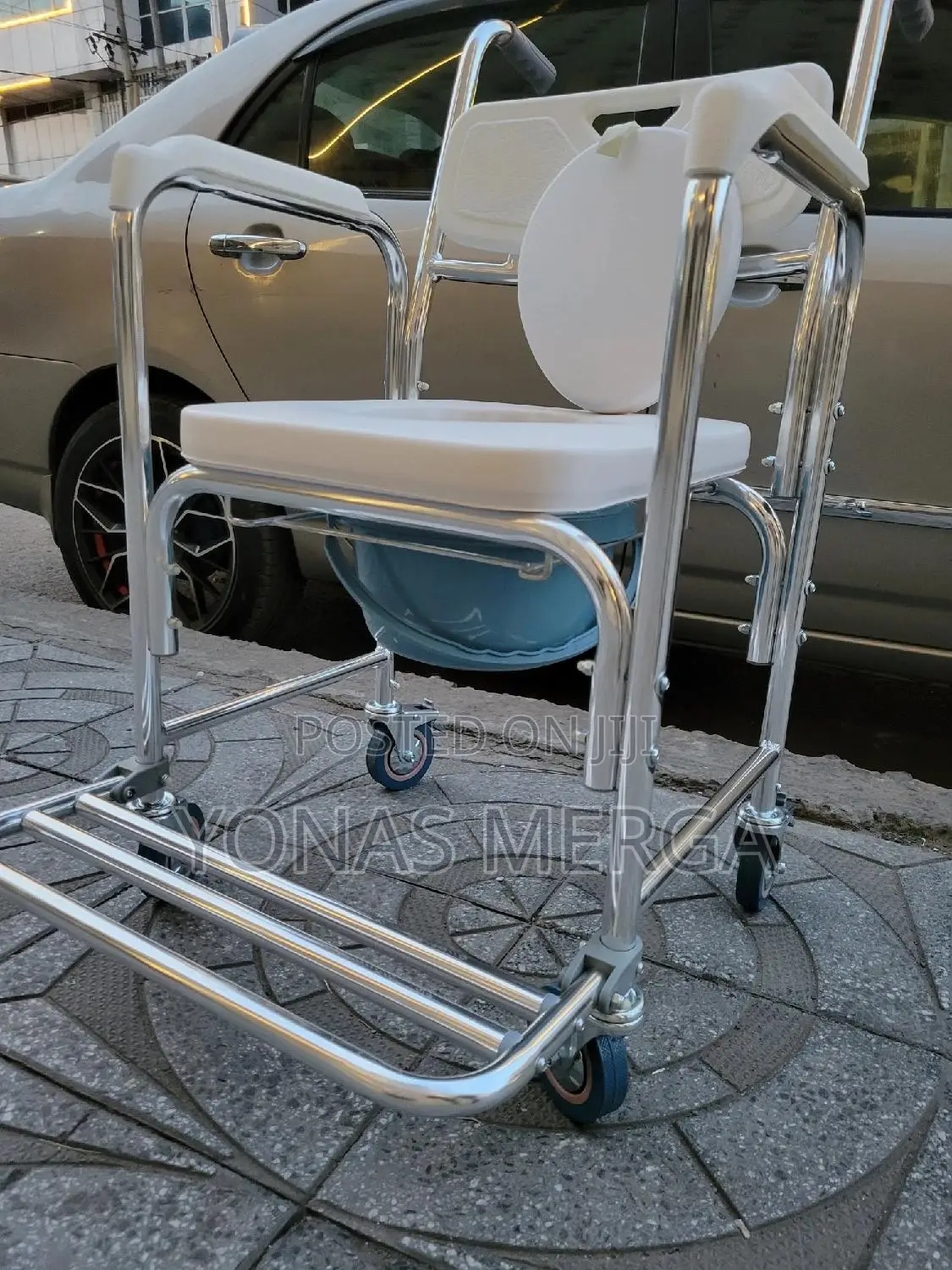 Bathroom Stools or Toilet絳身commode Chair柔⩩White Beige Cushion