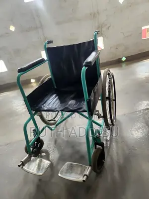 Photo - Wheelchair Used胺我foldable Wheelchair考試wheelchair癲馬wheelchair Medical