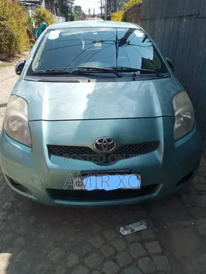 Photo - Toyota Yaris 2010 Green