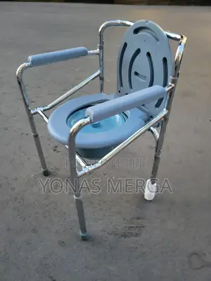 Photo - Toilet//Commode Chair Can Support a Weight of Up to 100 Kg to 150 Kg.