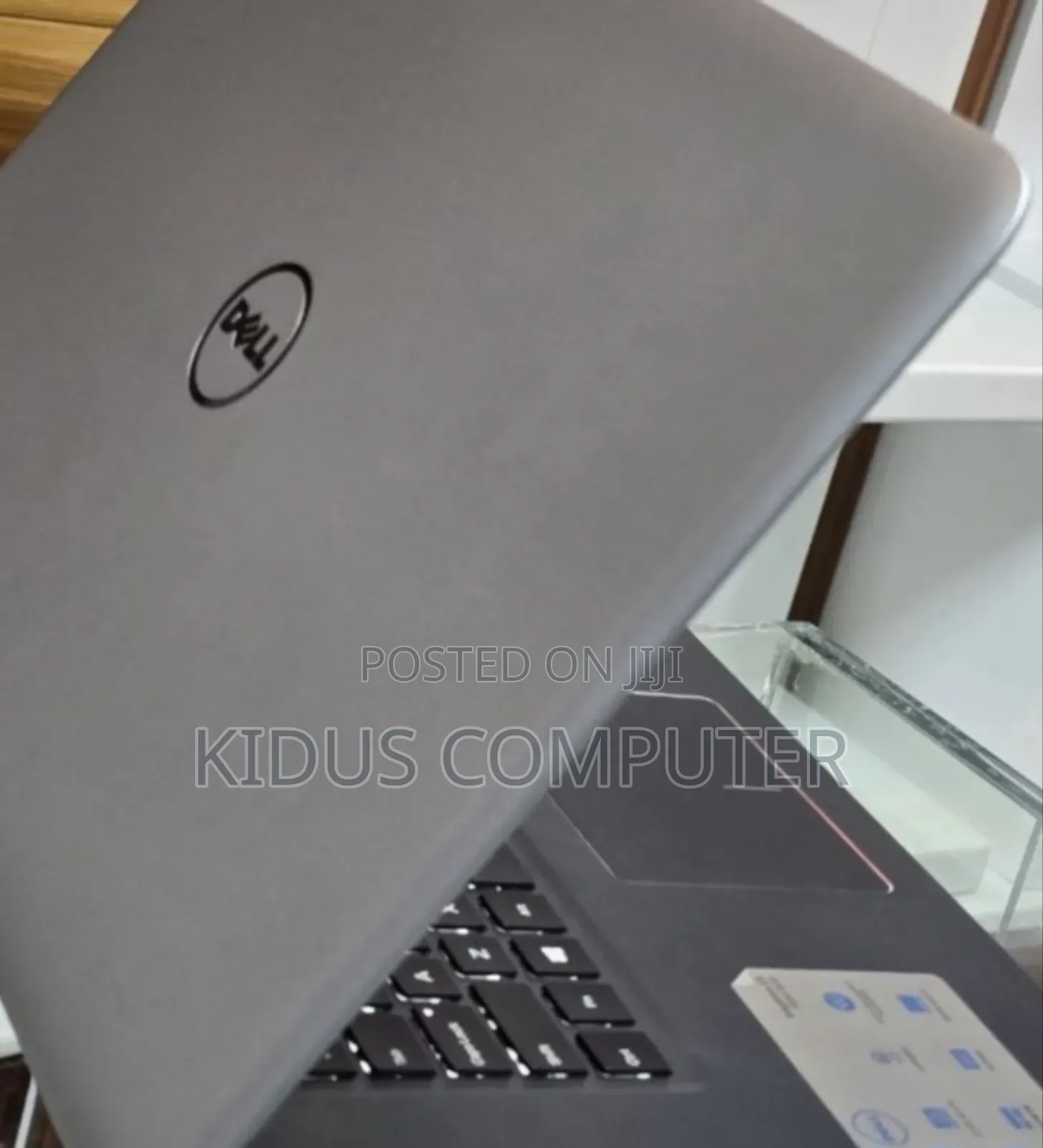 New Laptop Dell Inspiron 15 8GB Intel Core I7 SSD 1T