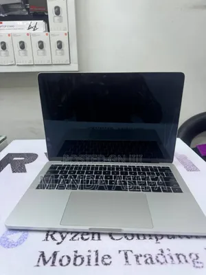 New Laptop Apple MacBook Pro 2017 8GB Intel Core i5 SSD 128GB