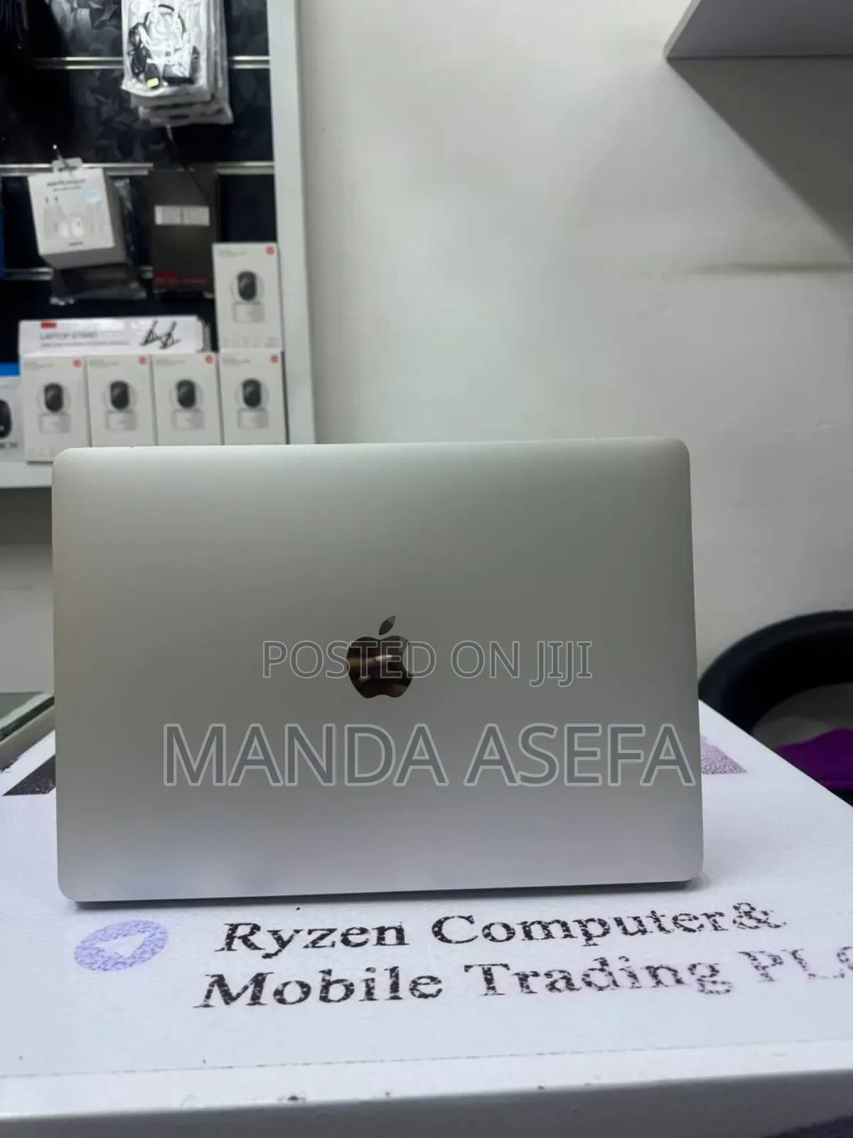 New Laptop Apple MacBook Pro 2017 8GB Intel Core i5 SSD 128GB