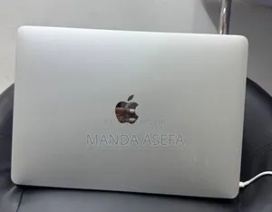 New Laptop Apple MacBook Pro 2017 8GB Intel Core i5 SSD 128GB