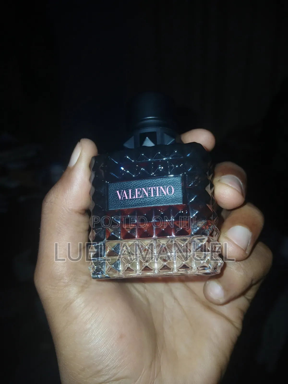 Valentino Donna Born in Roma Intense