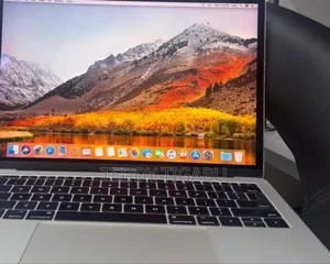 New Laptop Apple MacBook Pro 2017 8GB Intel Core I5 SSD 128GB