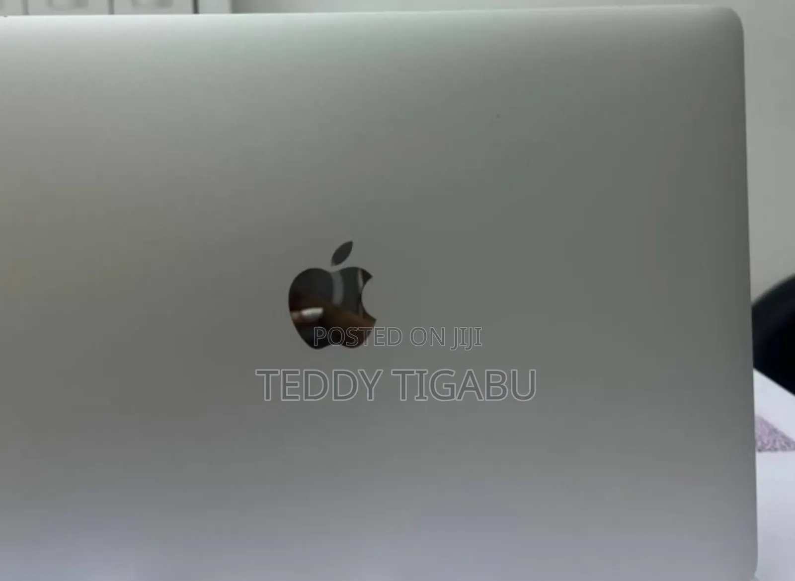 New Laptop Apple MacBook Pro 2017 8GB Intel Core I5 SSD 128GB