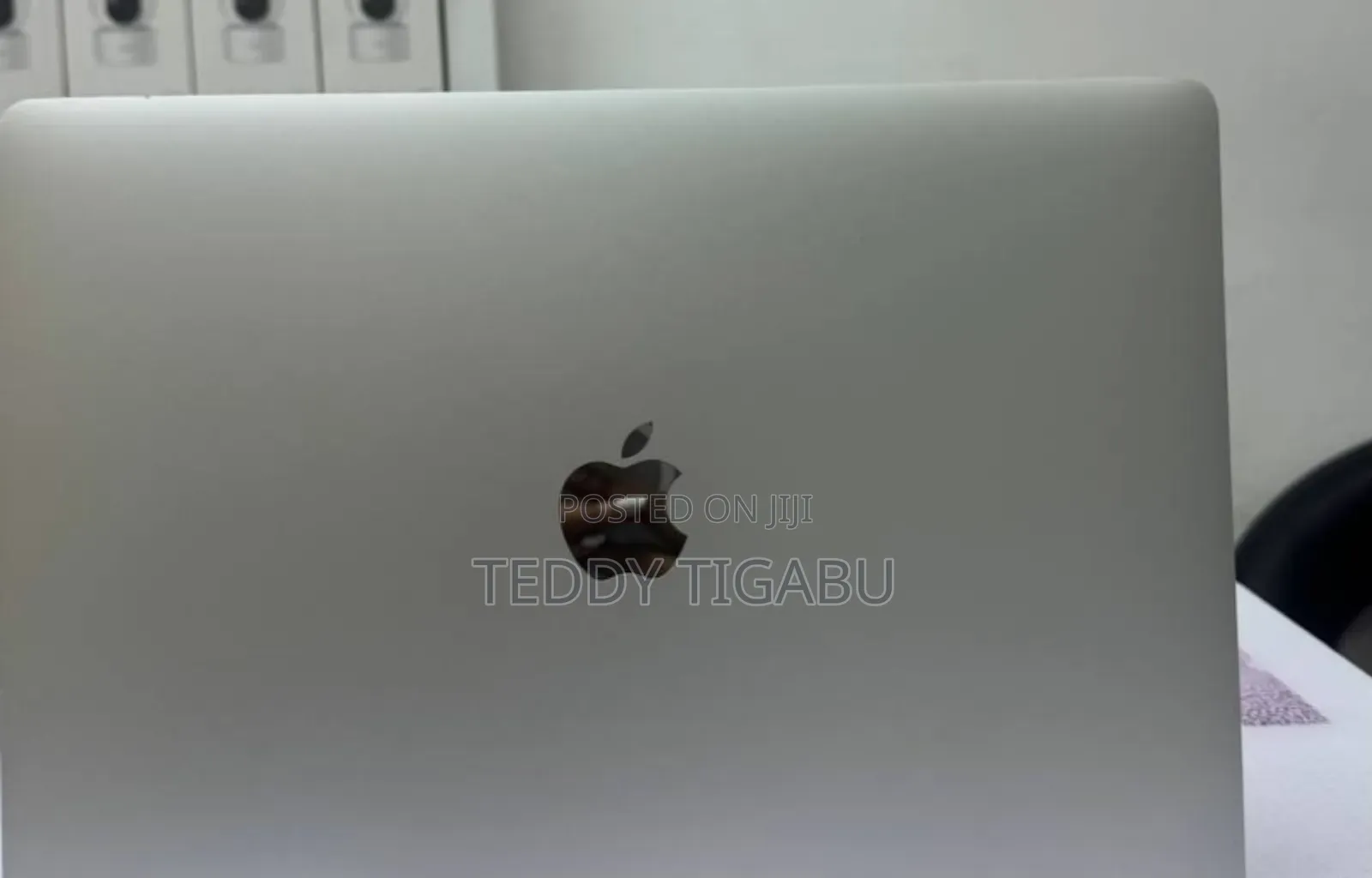 New Laptop Apple MacBook Pro 2017 8GB Intel Core I5 SSD 128GB