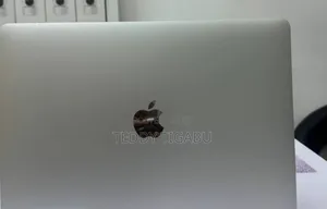 New Laptop Apple MacBook Pro 2017 8GB Intel Core I5 SSD 128GB