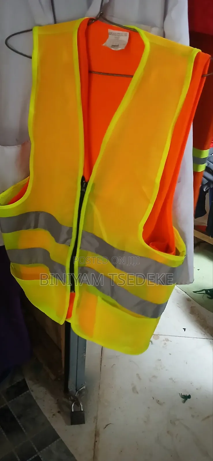 አንፀባራቂ Antsebaraki