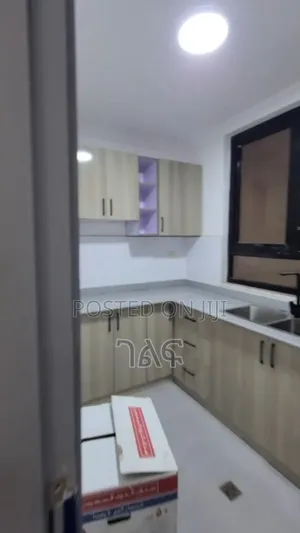 2bdrm Apartment in በጣም አስቼኳይ ሽያጭ ከታዋቂ, Bole for sale