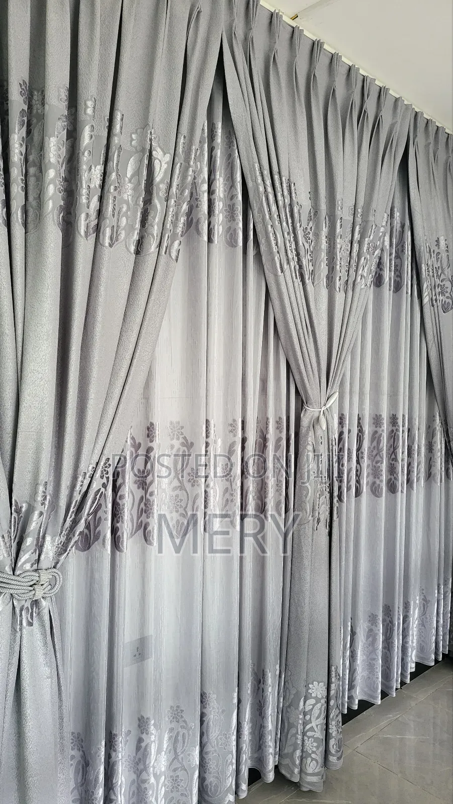 ሙሉ የፍሬንች መጋረጃ