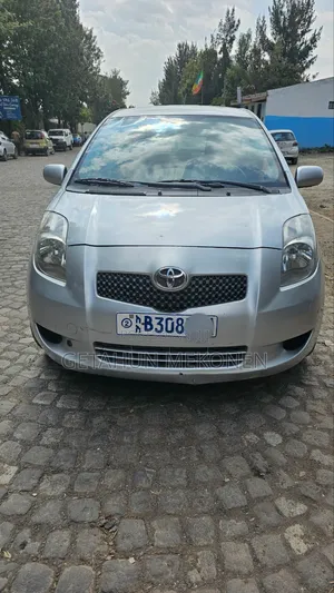 Photo - Toyota Yaris 2008 Silver