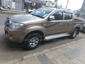 Toyota Hilux 2011 Gray