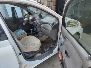 Toyota Platz 2003 White